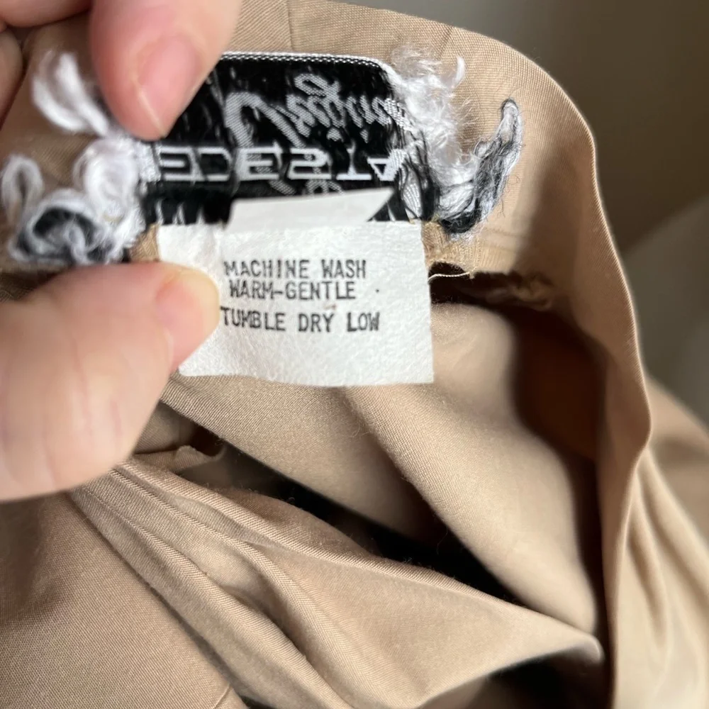 🚫SOLD🚫 Vintage 1970s Khaki Utility Midi Dress with rainbow belt and pockets - Picture 9 of 10